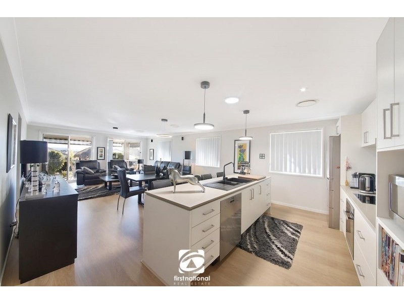 10 Greenfield Crescent, Elderslie NSW 2570