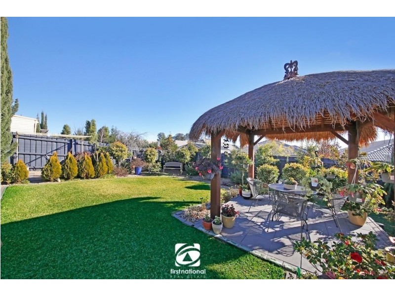 10 Greenfield Crescent, Elderslie NSW 2570