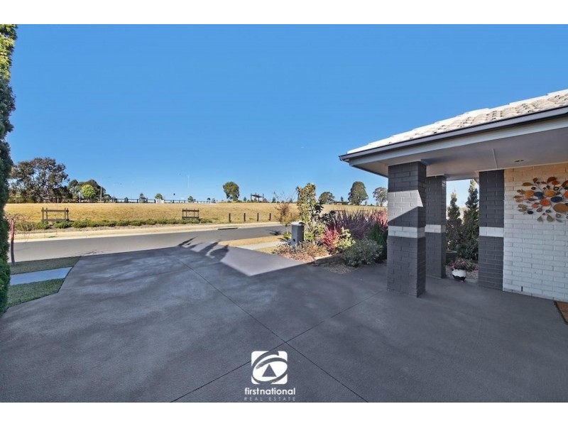 10 Greenfield Crescent, Elderslie NSW 2570