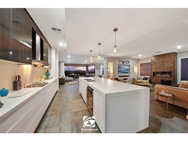 8 Doolan Crescent, Harrington Park NSW 2567