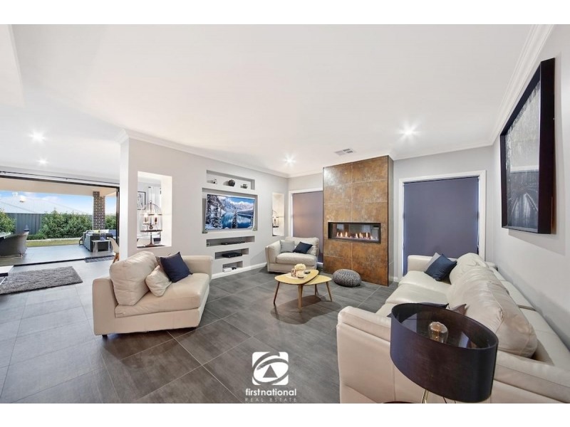 8 Doolan Crescent, Harrington Park NSW 2567