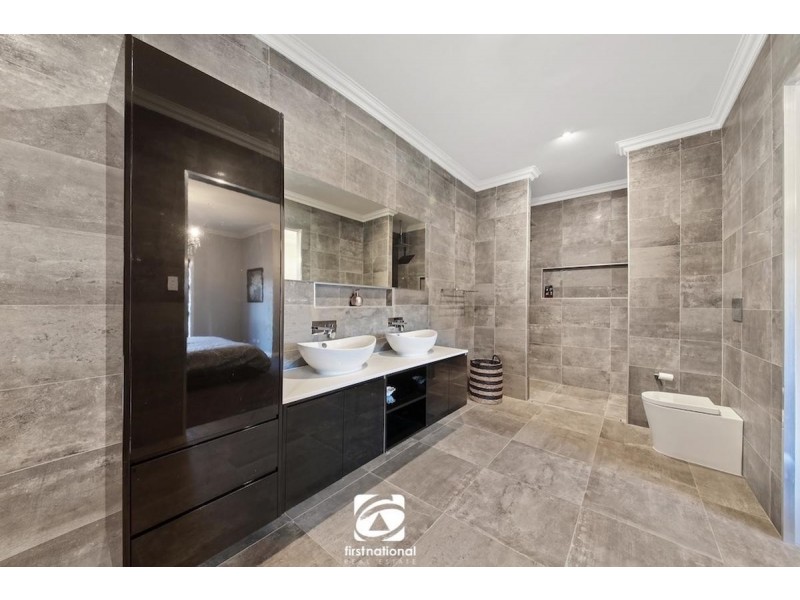 8 Doolan Crescent, Harrington Park NSW 2567