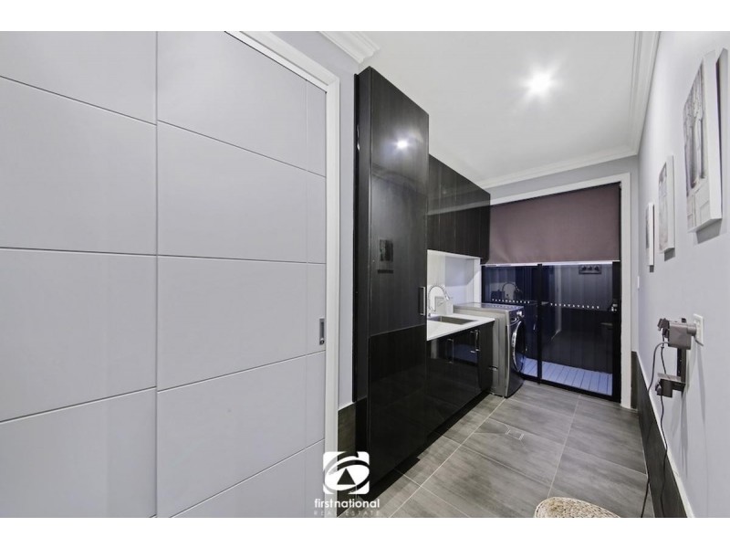 8 Doolan Crescent, Harrington Park NSW 2567