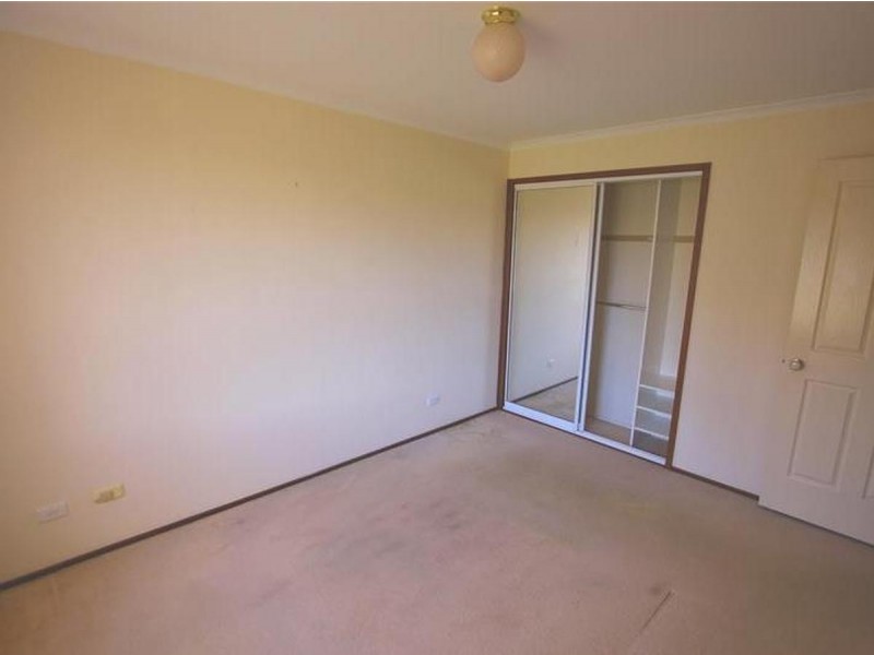 1/4 Cougar Place, Raby NSW 2566