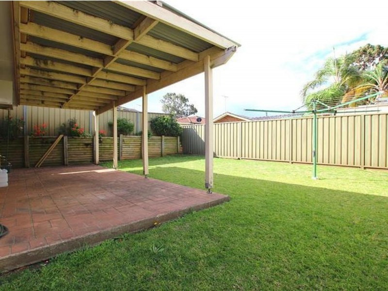 1/4 Cougar Place, Raby NSW 2566