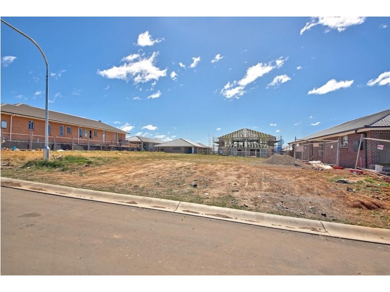 13 Tasman Street, Gregory Hills NSW 2557