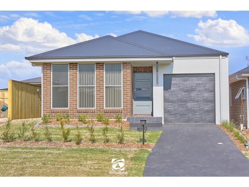 8 Parrott Street, Elderslie NSW 2570