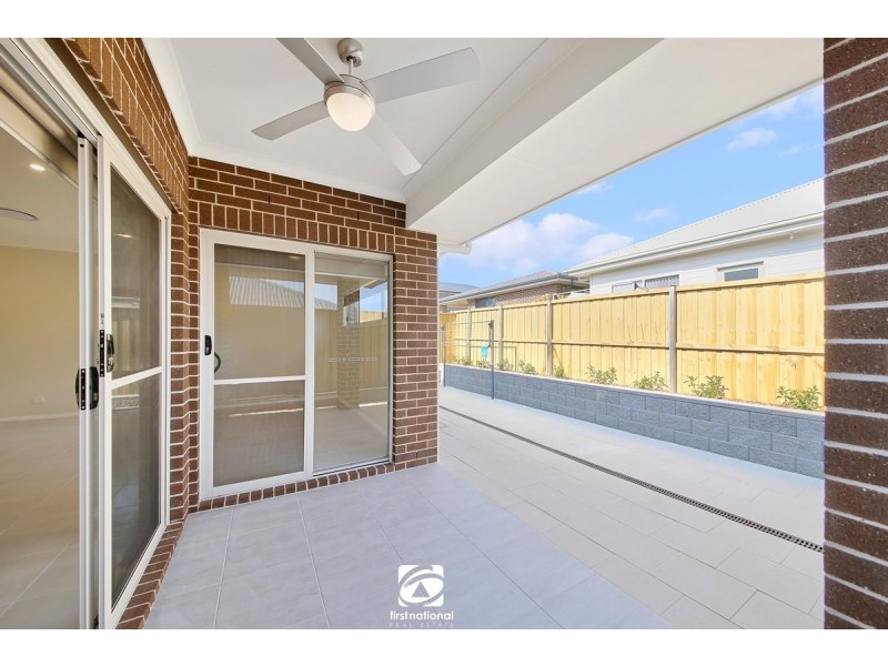 8 Parrott Street, Elderslie NSW 2570