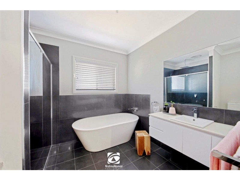 4 Ellen Ridge, Harrington Park NSW 2567