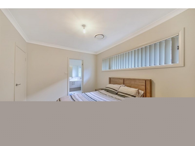 33 Skaife Street, Oran Park NSW 2570