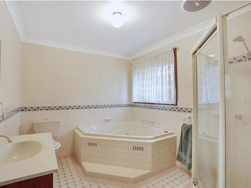 12 Solander Place, Mount Annan NSW 2567