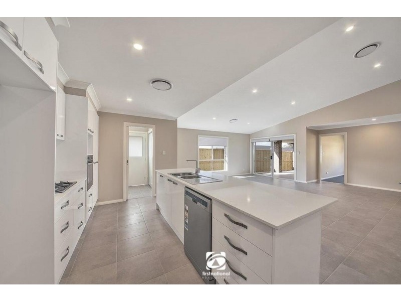 12 Romney Street, Elderslie NSW 2570