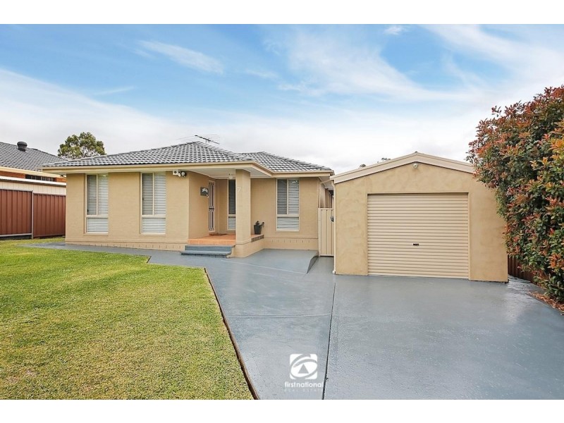 7 Singer Place, Ingleburn NSW 2565