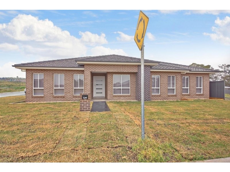 126 Hampshire Boulevard, Spring Farm NSW 2570