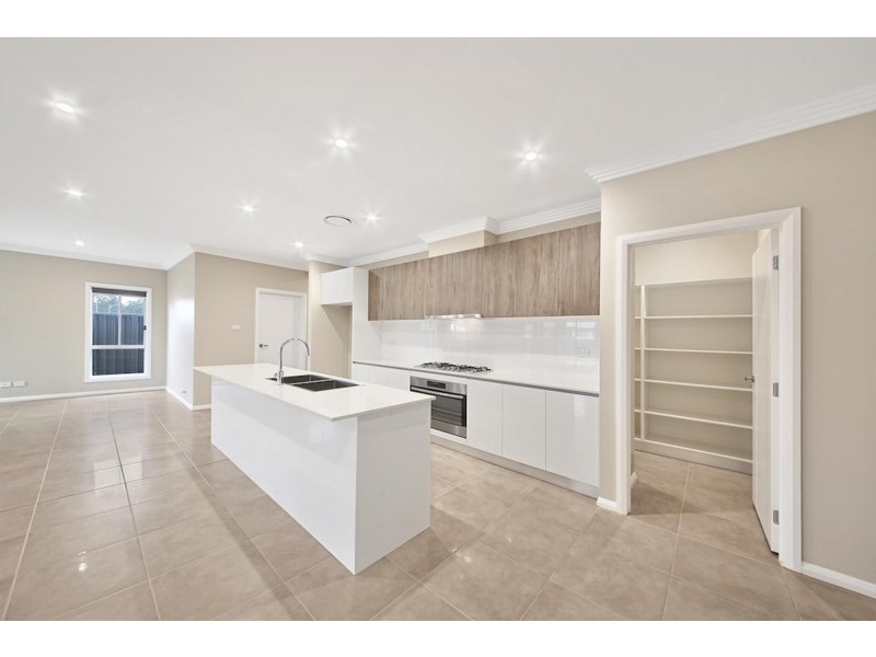 126 Hampshire Boulevard, Spring Farm NSW 2570