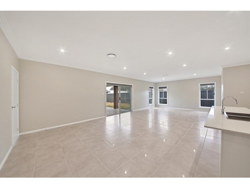 126 Hampshire Boulevard, Spring Farm NSW 2570