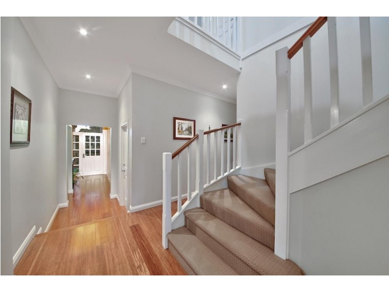 11 Whyte Place, Elderslie NSW 2570