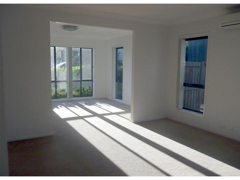 76 Minorca Circuit, Spring Farm NSW 2570