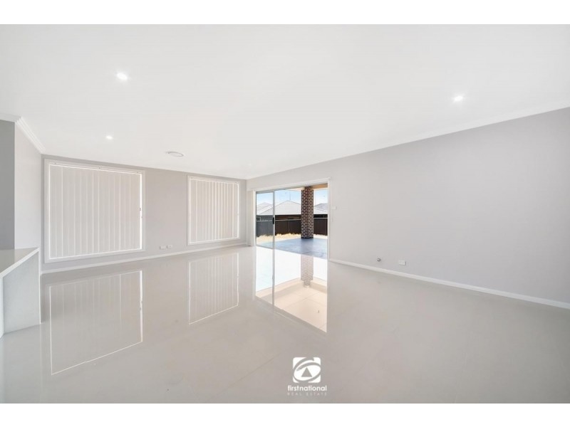 50 Bourne Ridge, Oran Park NSW 2570