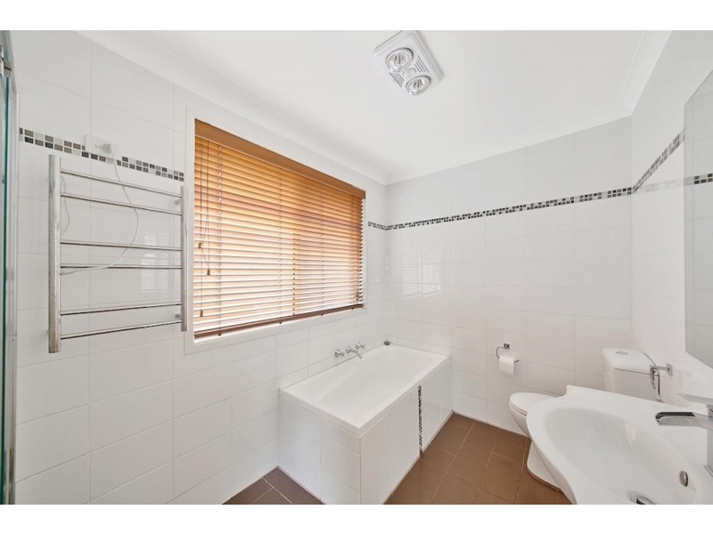 8 Hayes Court, Harrington Park NSW 2567