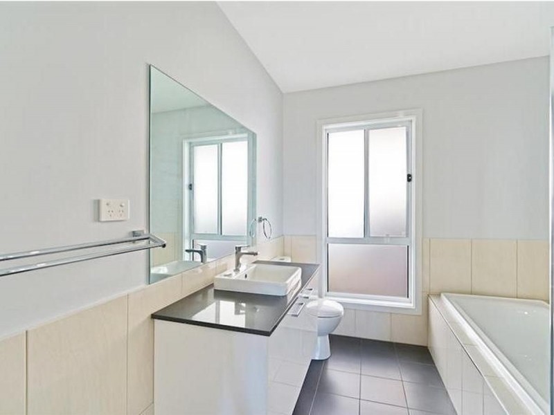 4 DAVIDSON STREET, Oran Park NSW 2570
