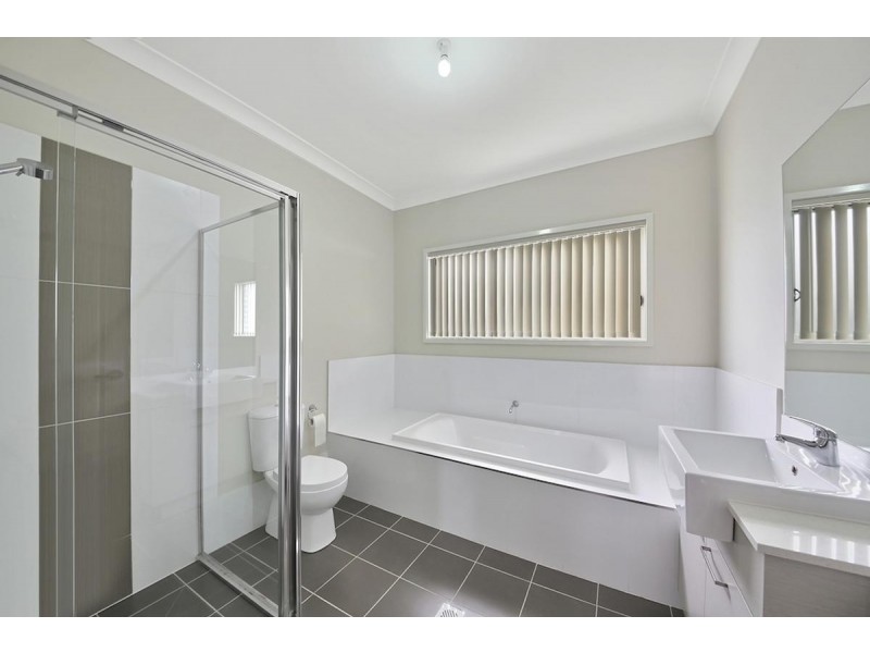 31 ROSELLA CIRCUIT, Gregory Hills NSW 2557