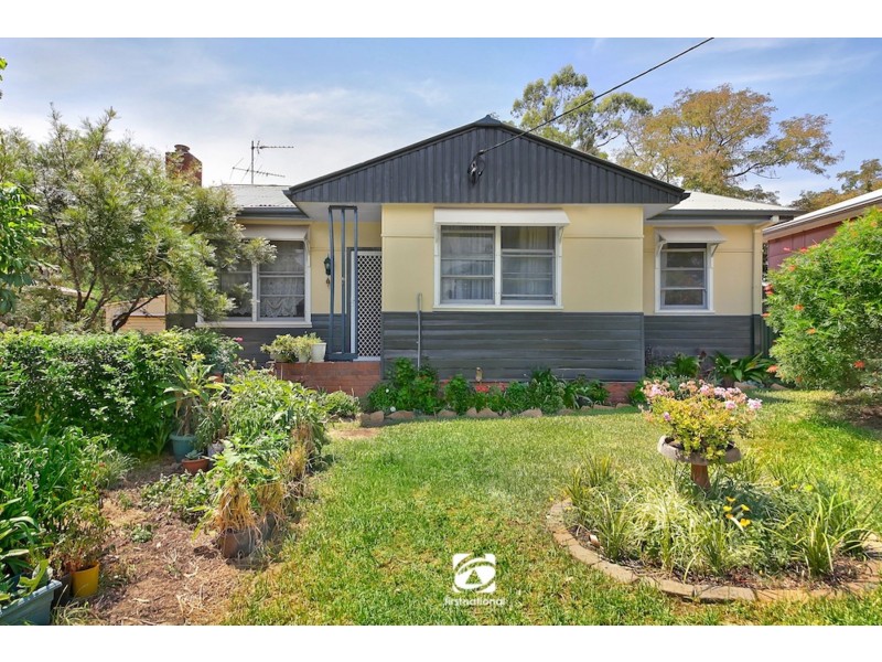 15 BURRAWONG CRESCENT, Elderslie NSW 2570