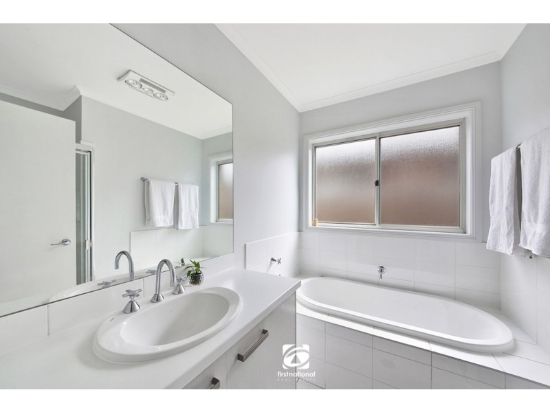 6 GALLINA DRIVE, Spring Farm NSW 2570