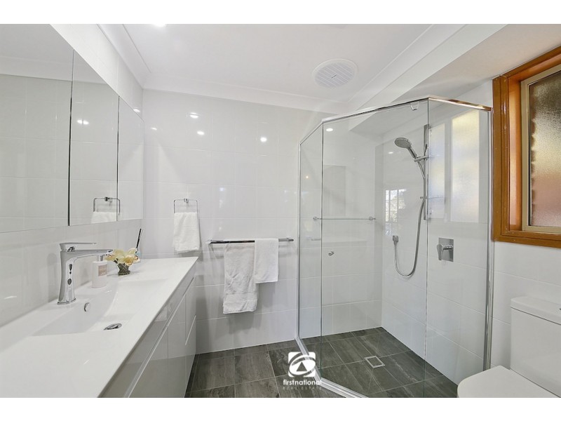 1 Bates Close, Elderslie NSW 2570