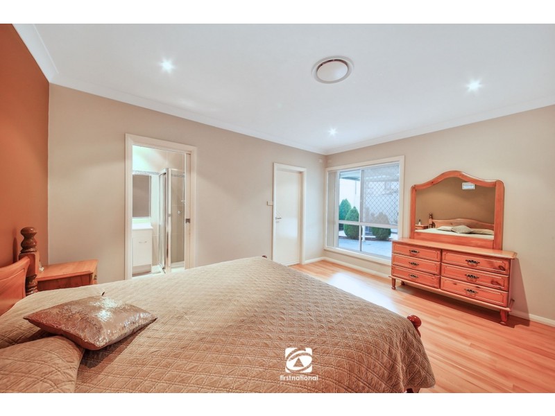 27 Wainewright Avenue, West Hoxton NSW 2171