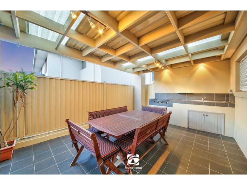 27 Wainewright Avenue, West Hoxton NSW 2171