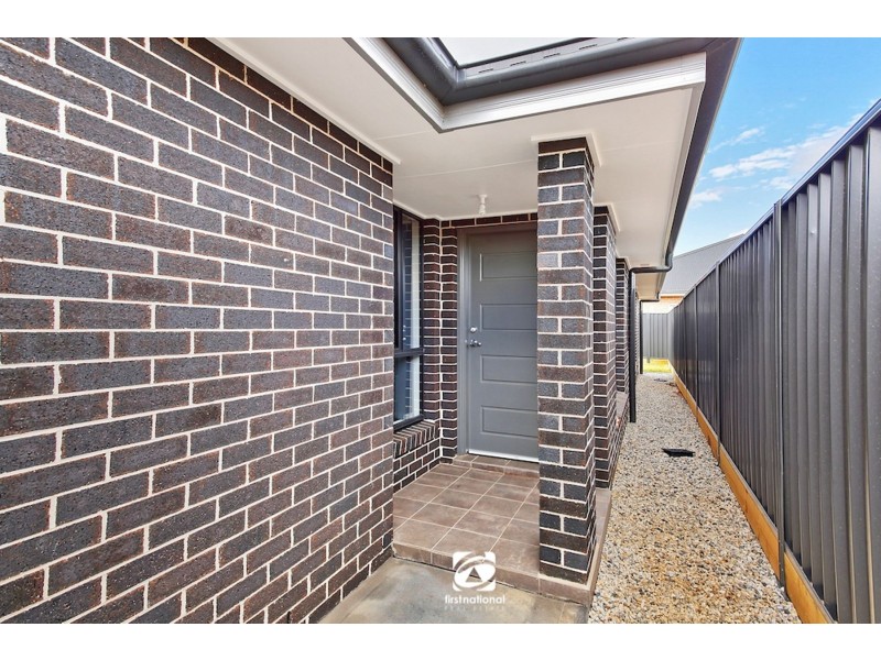 4 & 4B Courtney Loop, Oran Park NSW 2570