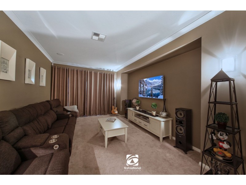 11 Lowry Close, Harrington Park NSW 2567