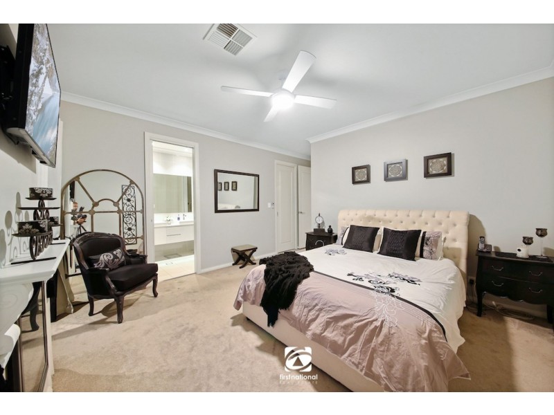 11 Lowry Close, Harrington Park NSW 2567