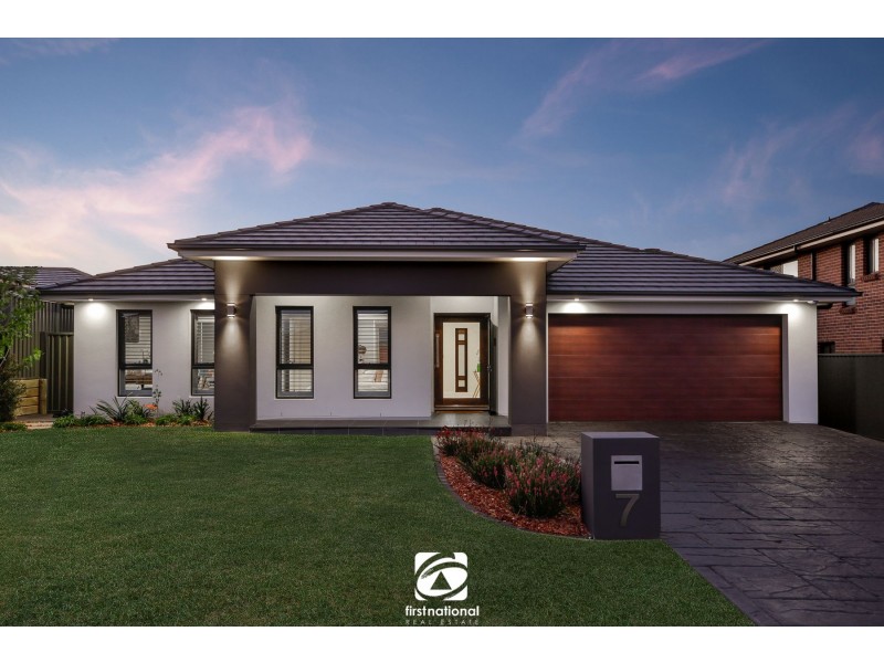 7 Dargin Close, Harrington Park NSW 2567
