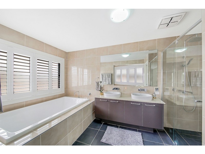6 Benalla Cove, Harrington Park NSW 2567