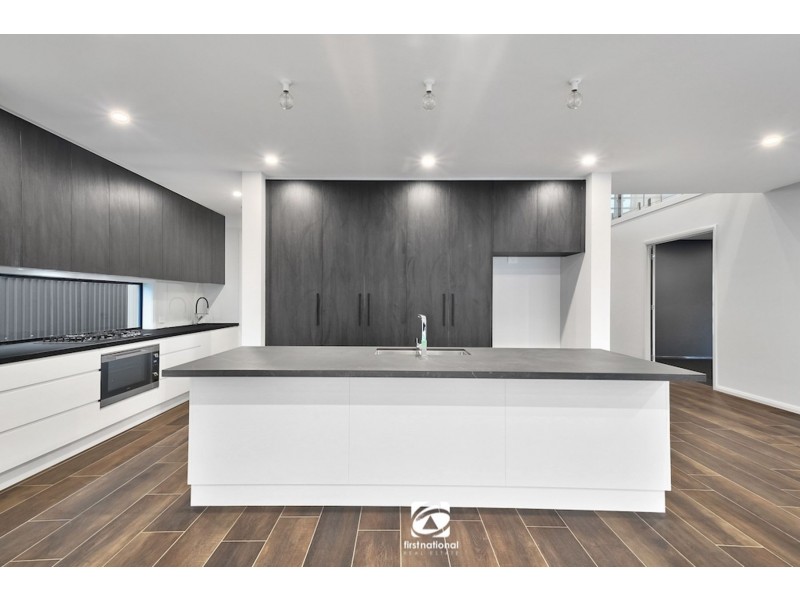 8 Binda Way, Harrington Park NSW 2567