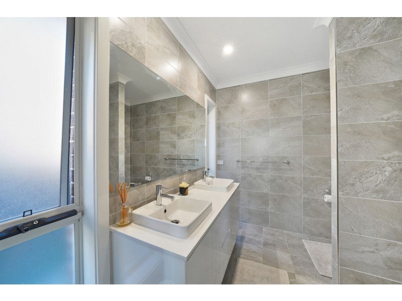 20 Thorpe Circuit, Oran Park NSW 2570