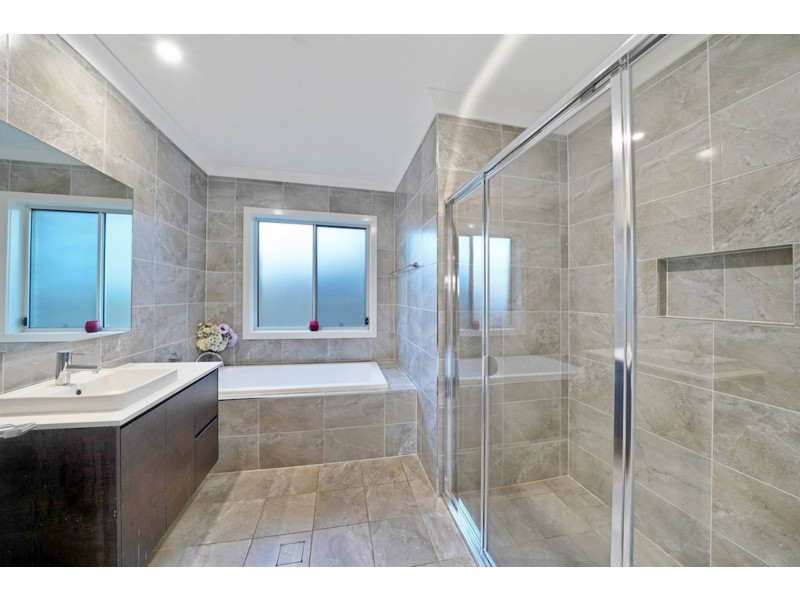 20 Thorpe Circuit, Oran Park NSW 2570
