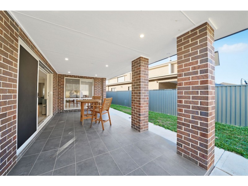20 Thorpe Circuit, Oran Park NSW 2570