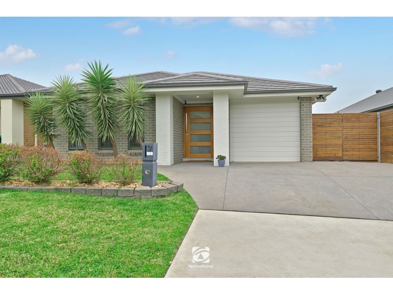 7 Reed Street, Oran Park NSW 2570