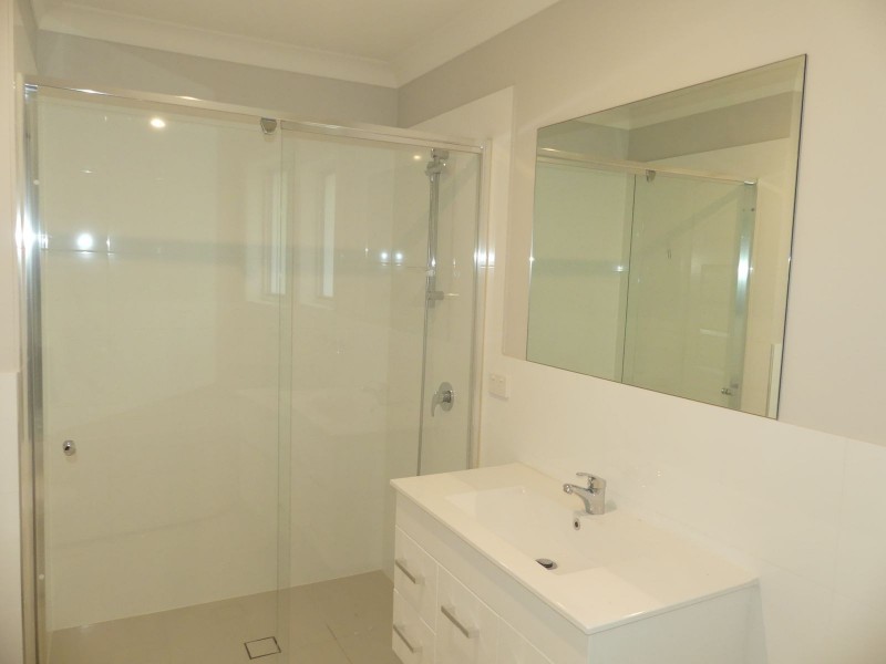 1/9 Howard Loop, Oran Park NSW 2570