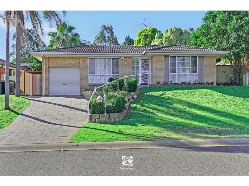 30  Downes Crescent, Currans Hill NSW 2567