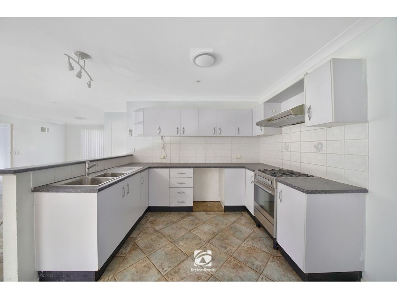 30  Downes Crescent, Currans Hill NSW 2567