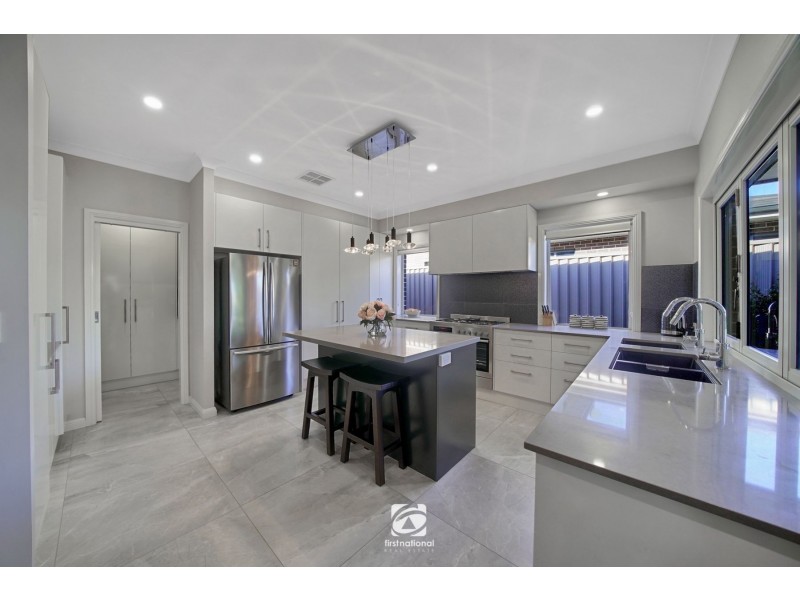 10 Cummins Loop, Harrington Park NSW 2567