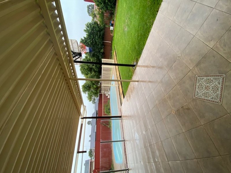 1 Niger Place, Kearns NSW 2558