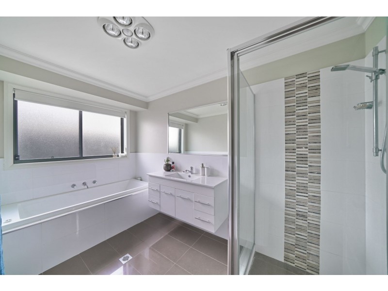 32 Felix Street, Gregory Hills NSW 2557