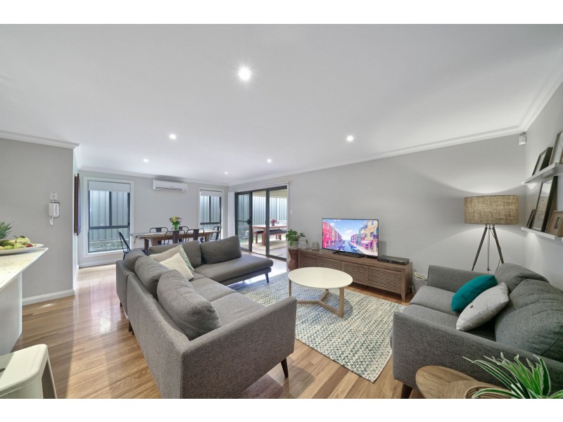 32 Felix Street, Gregory Hills NSW 2557