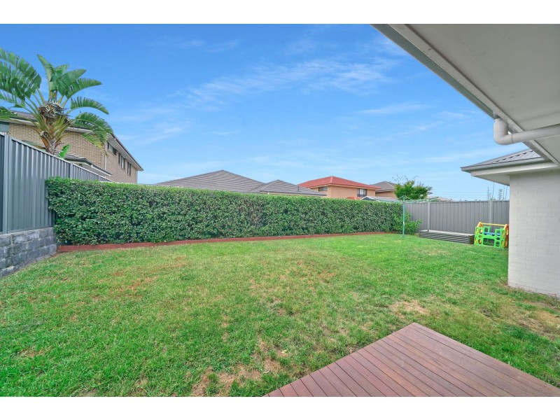 32 Felix Street, Gregory Hills NSW 2557