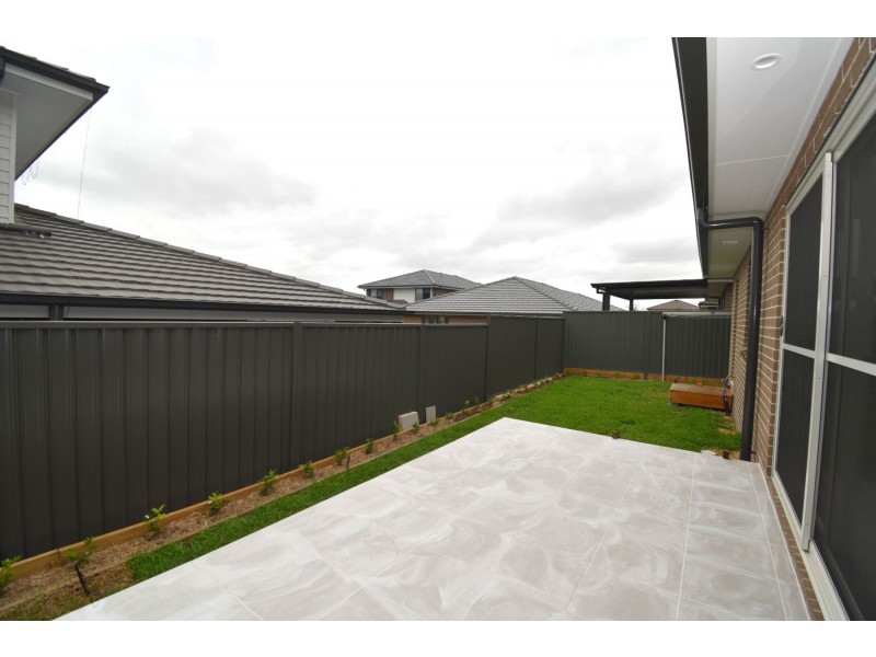 15 Potts Street, Oran Park NSW 2570